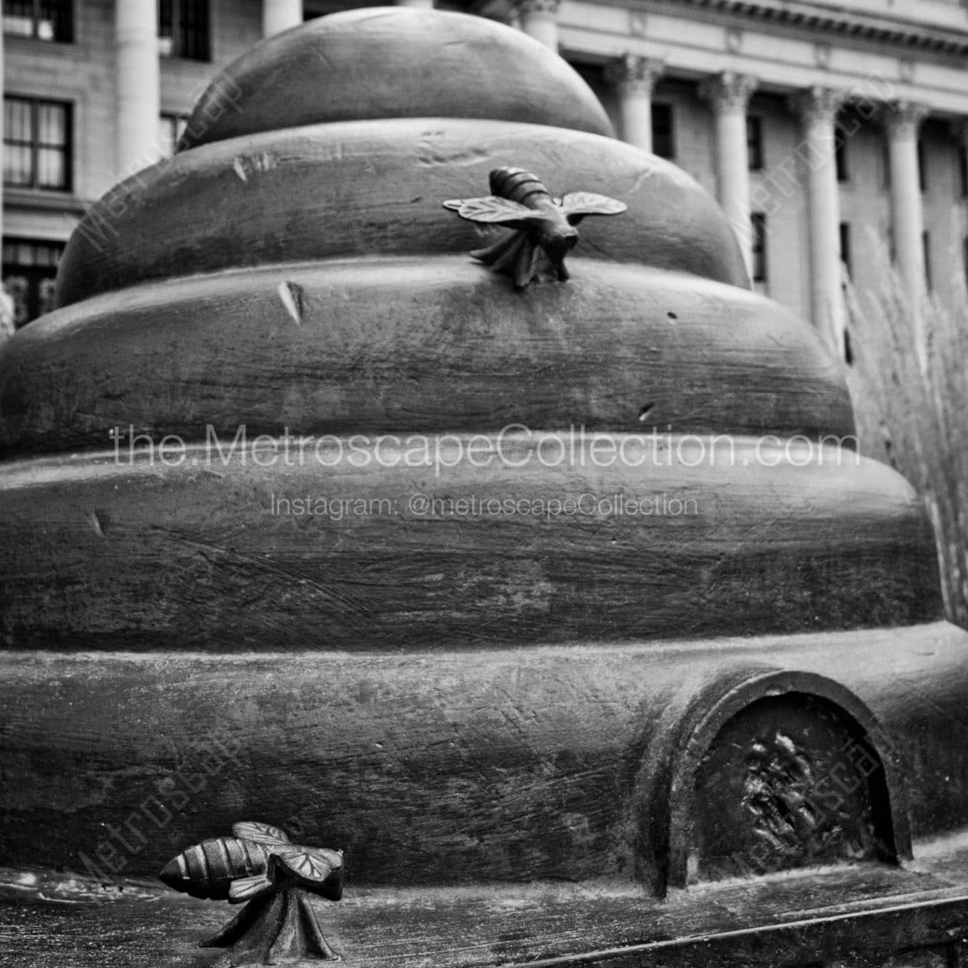 beehive on utah capitol grounds Black & White Wall Art
