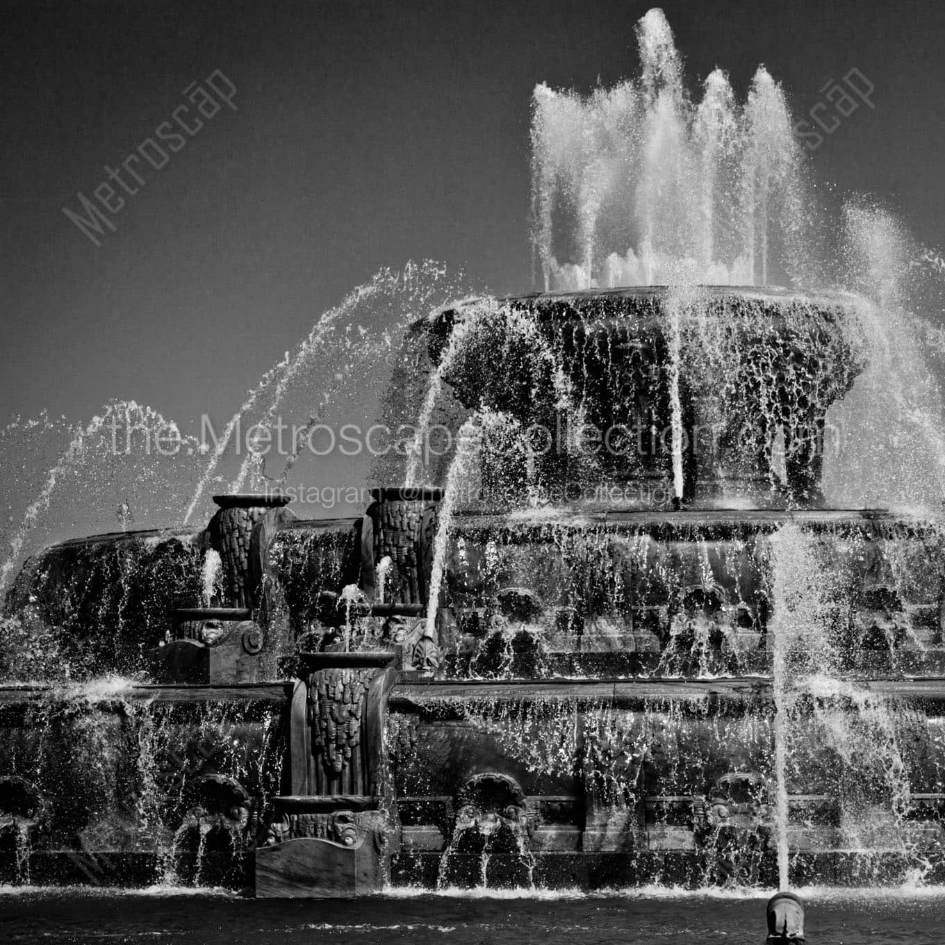 buckingham fountain Black & White Wall Art