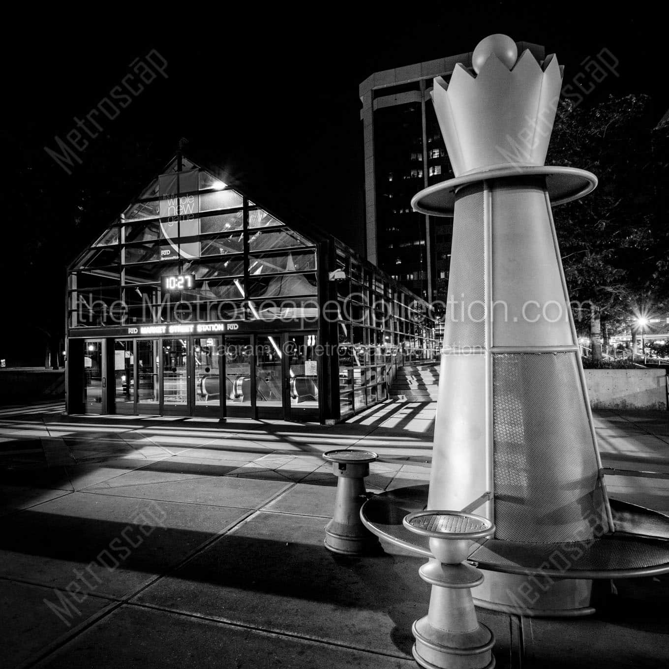 chess queen rtd station Black & White Wall Art