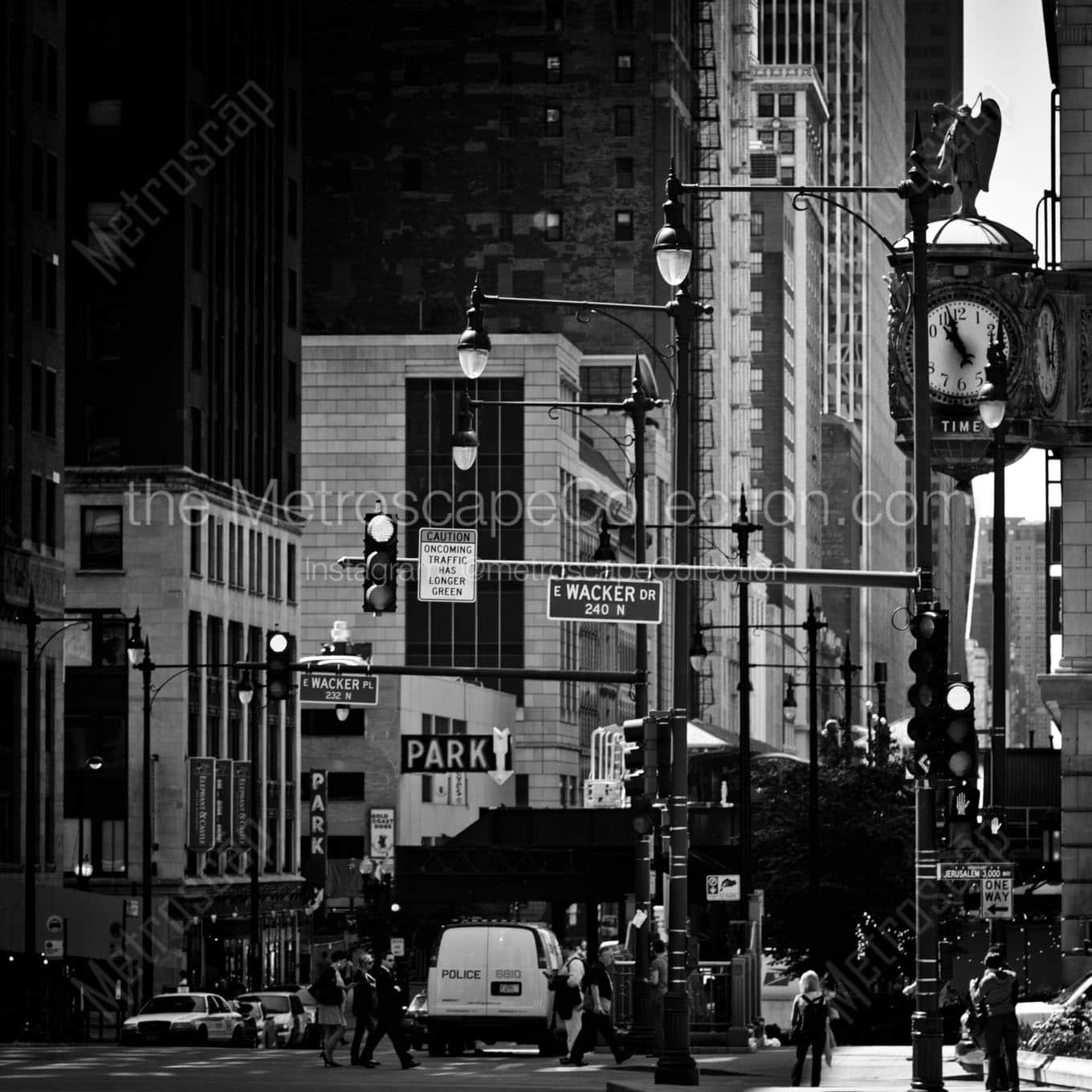 chicago cityscape wacker wabash Black & White Wall Art