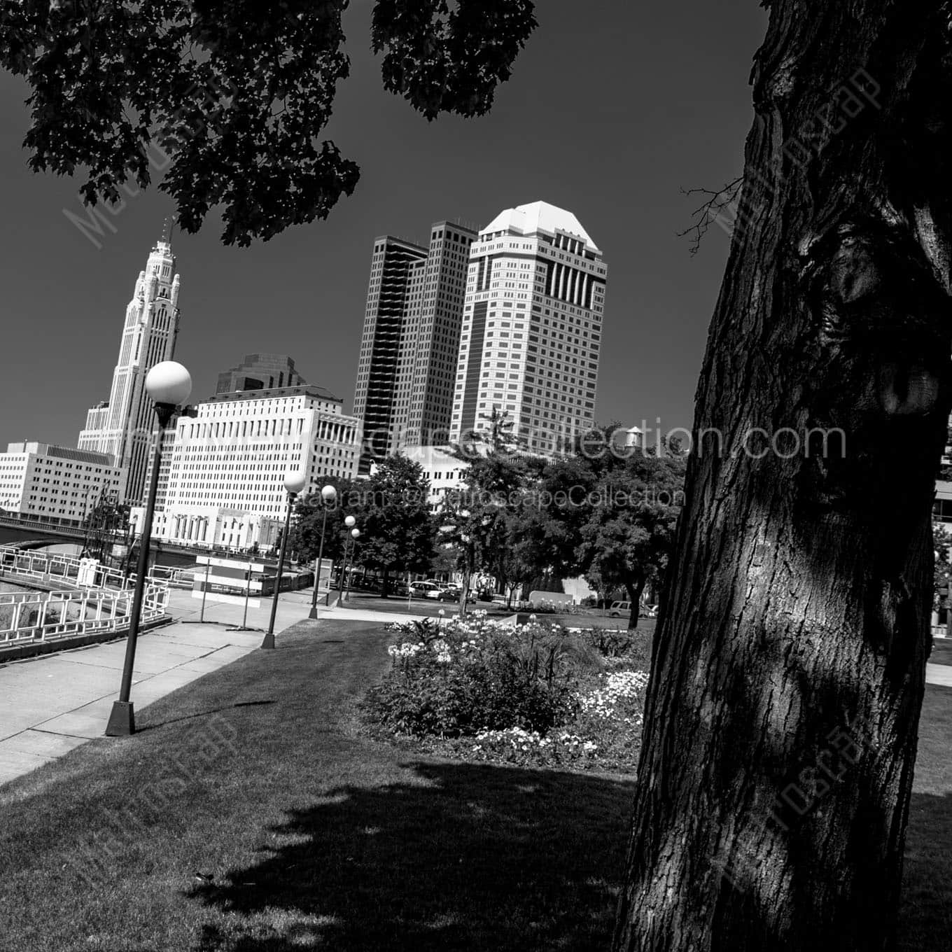 columbus skyline bicentennial park Black & White Wall Art