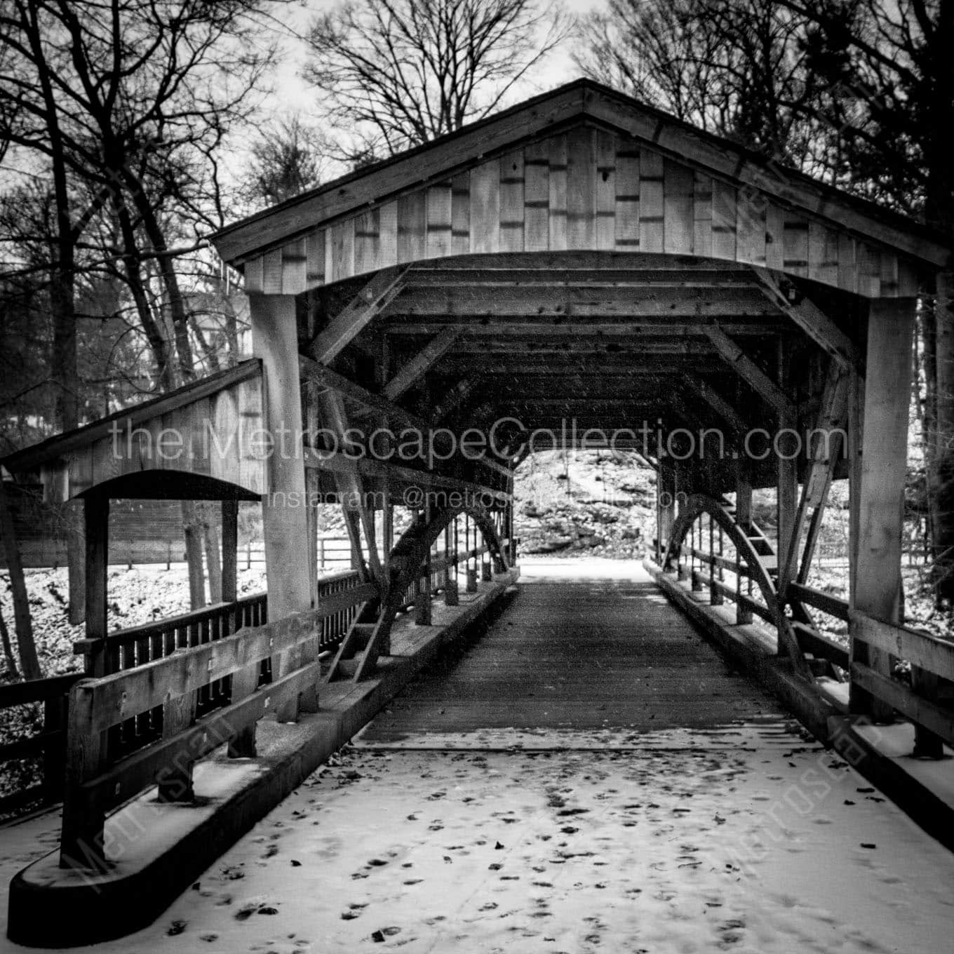 covered bridge at lantermans mill Black & White Wall Art