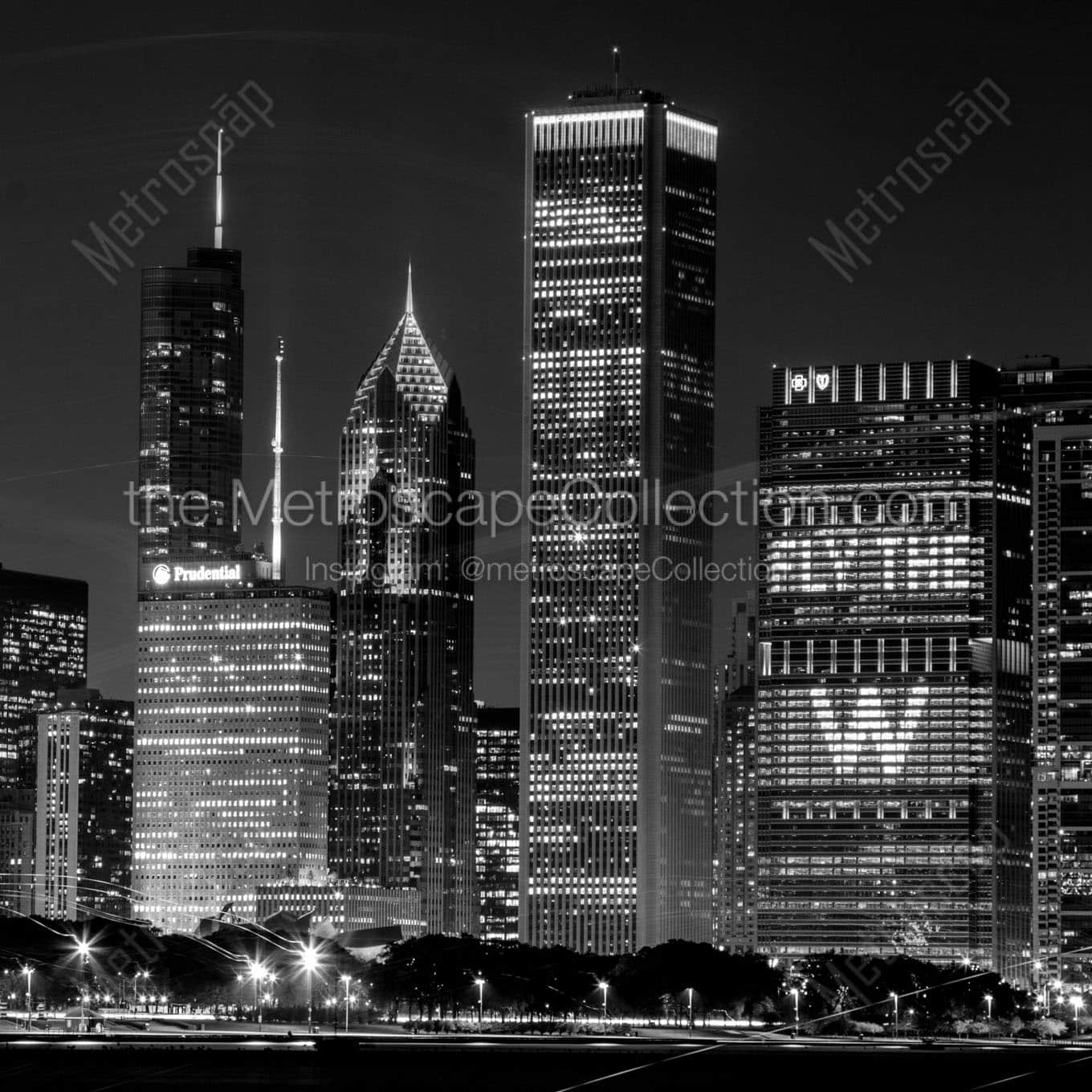 cubs fly the w chicago skyline at night Black & White Wall Art