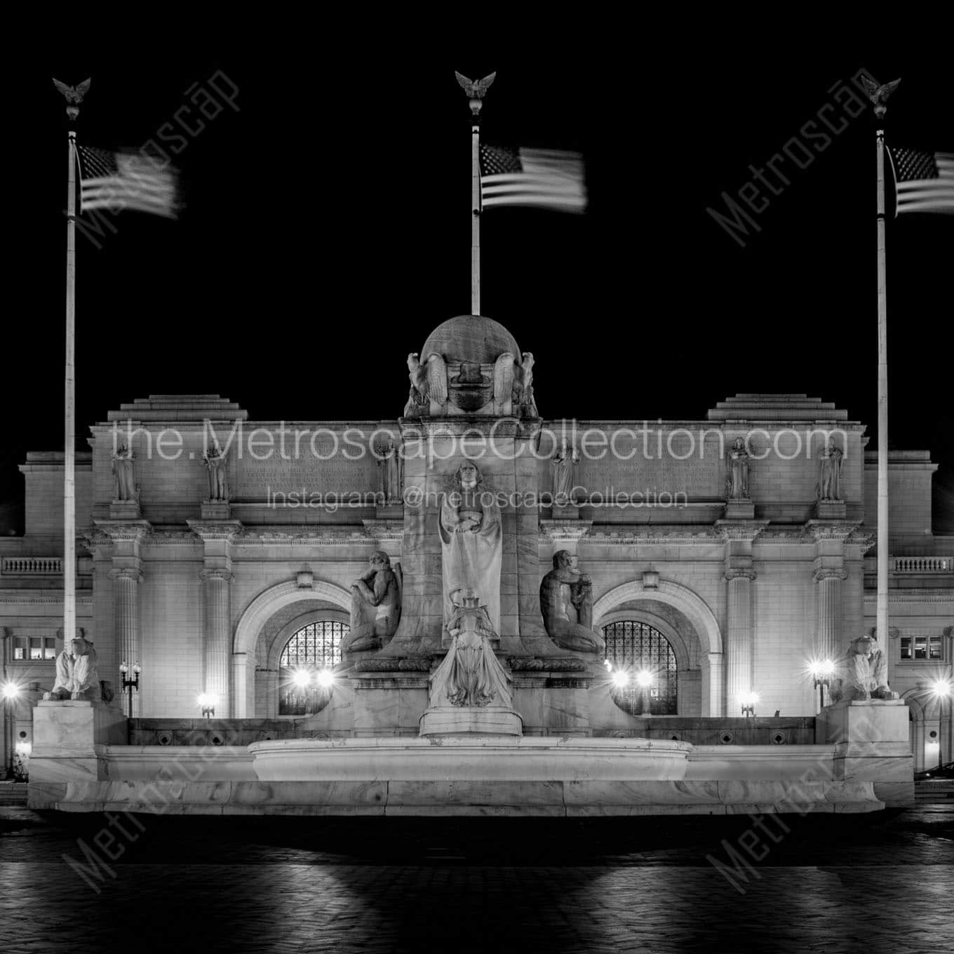 dc union station at night Black & White Wall Art