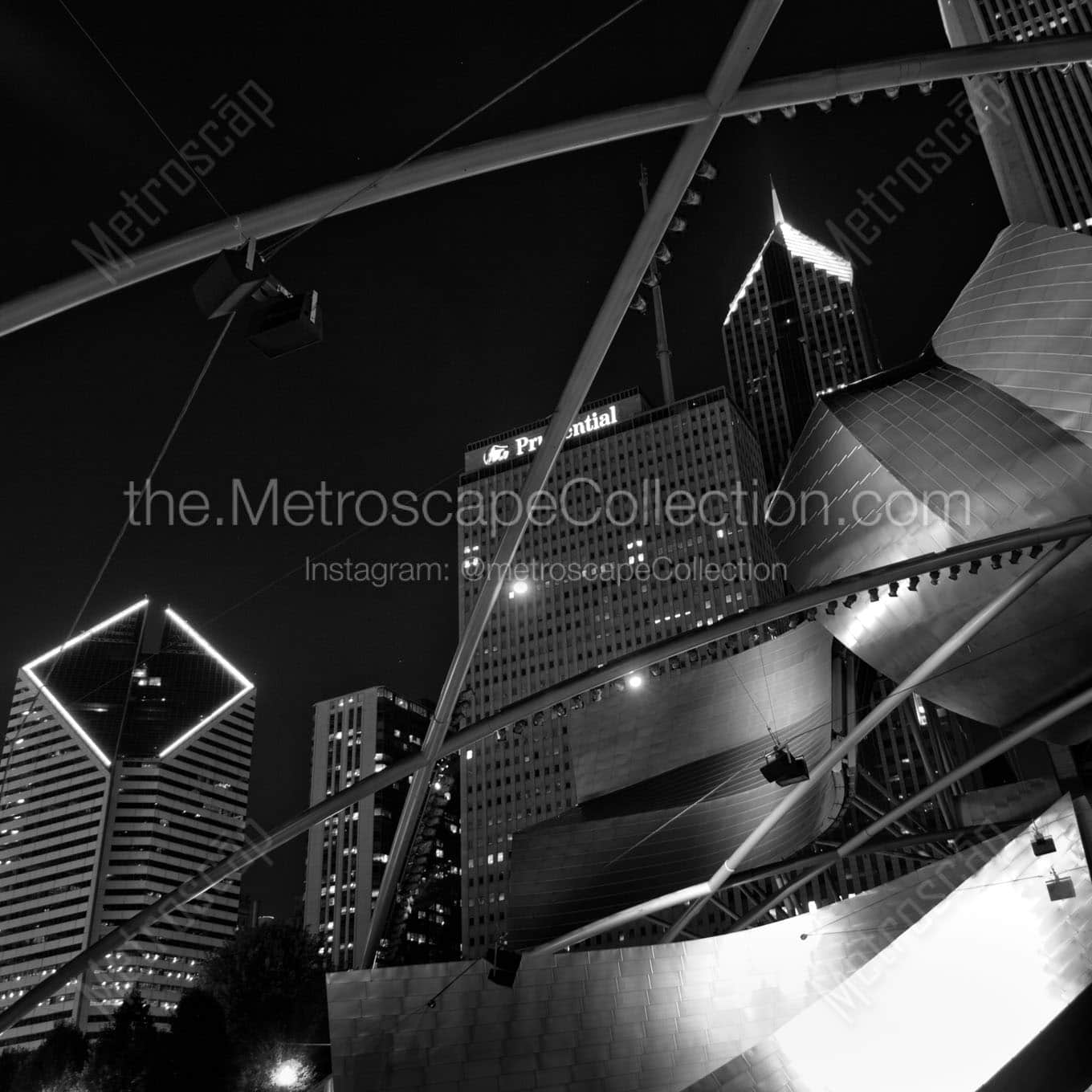 downtown chicago daley plaza Black & White Wall Art