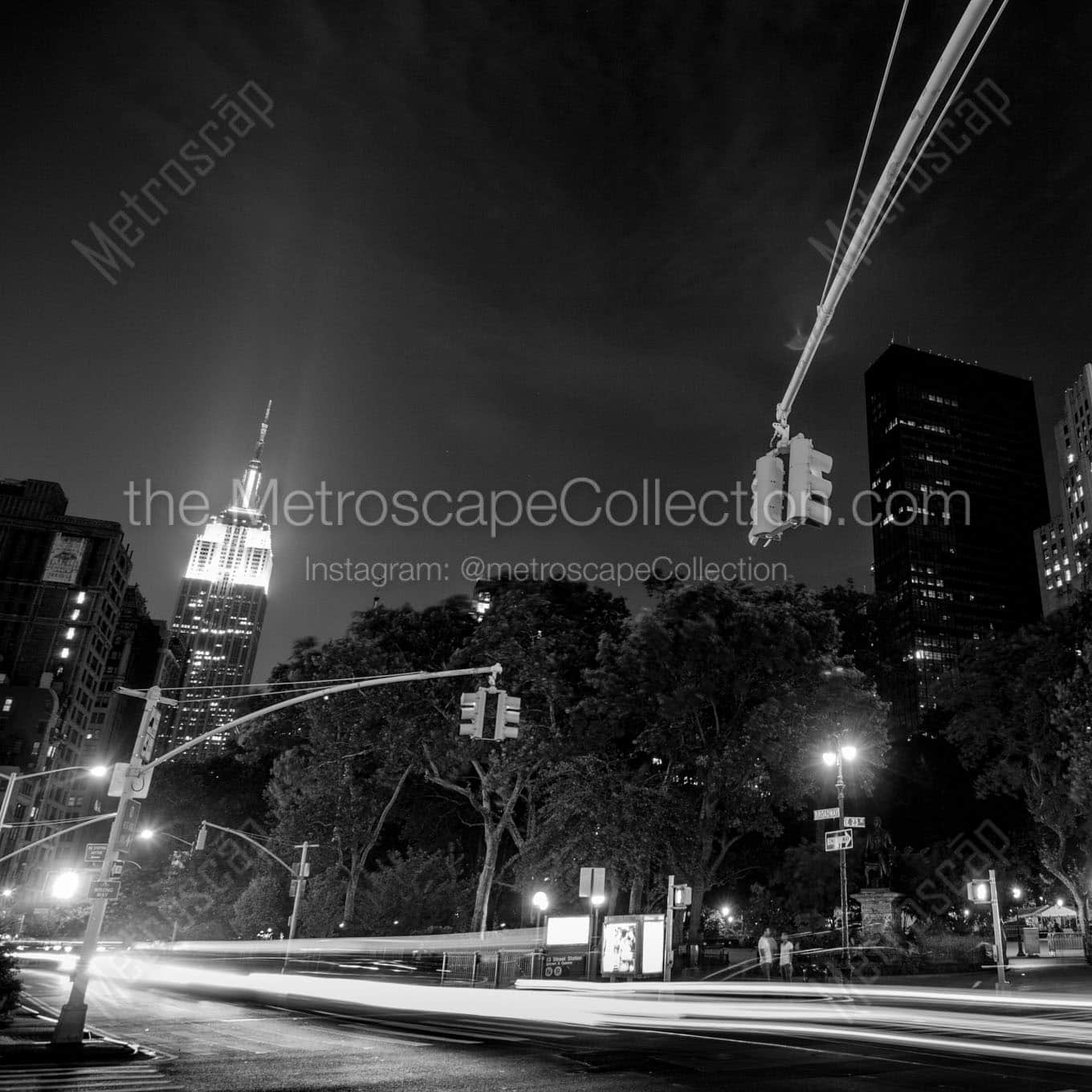 empire state building at night Black & White Wall Art