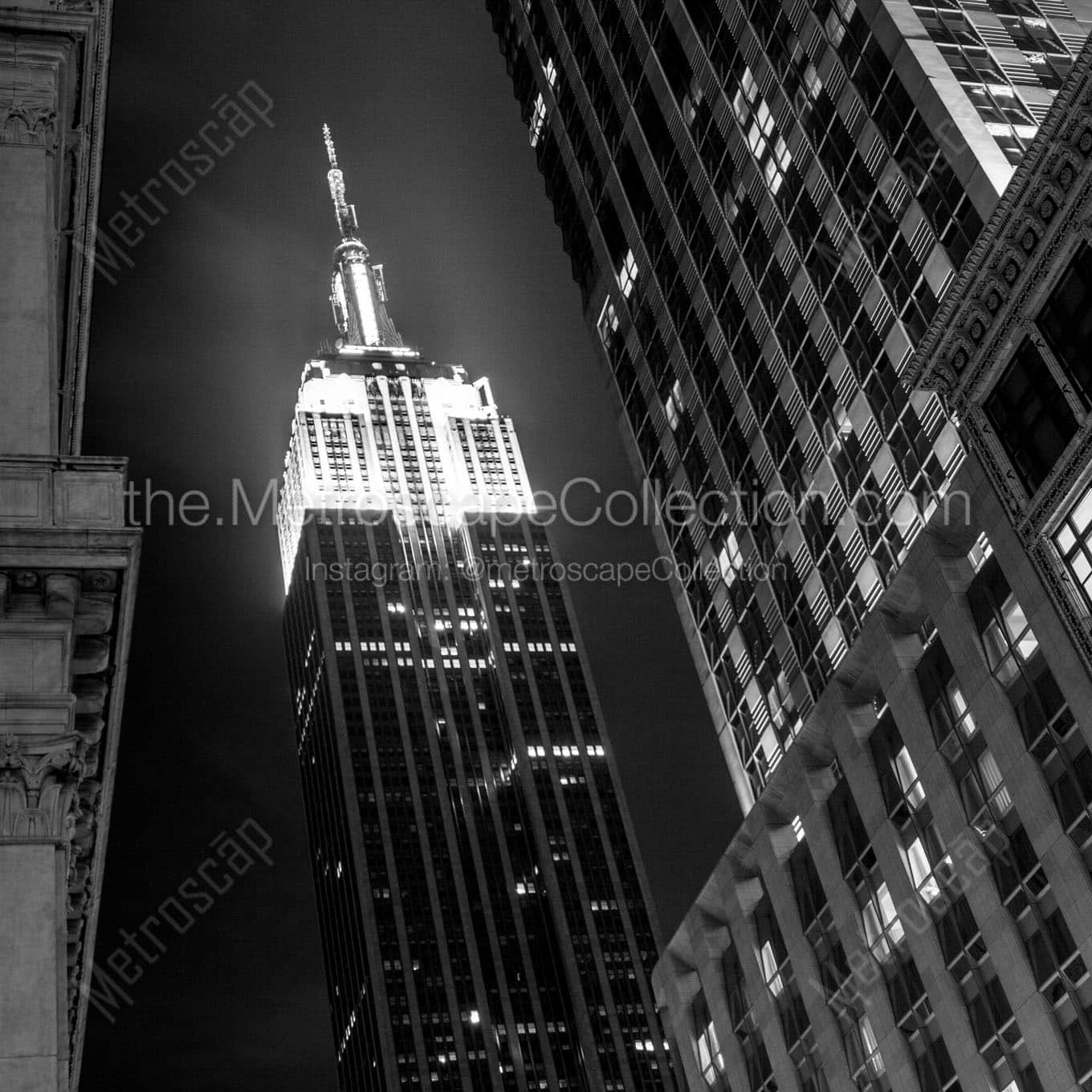 empire state building at night Black & White Wall Art