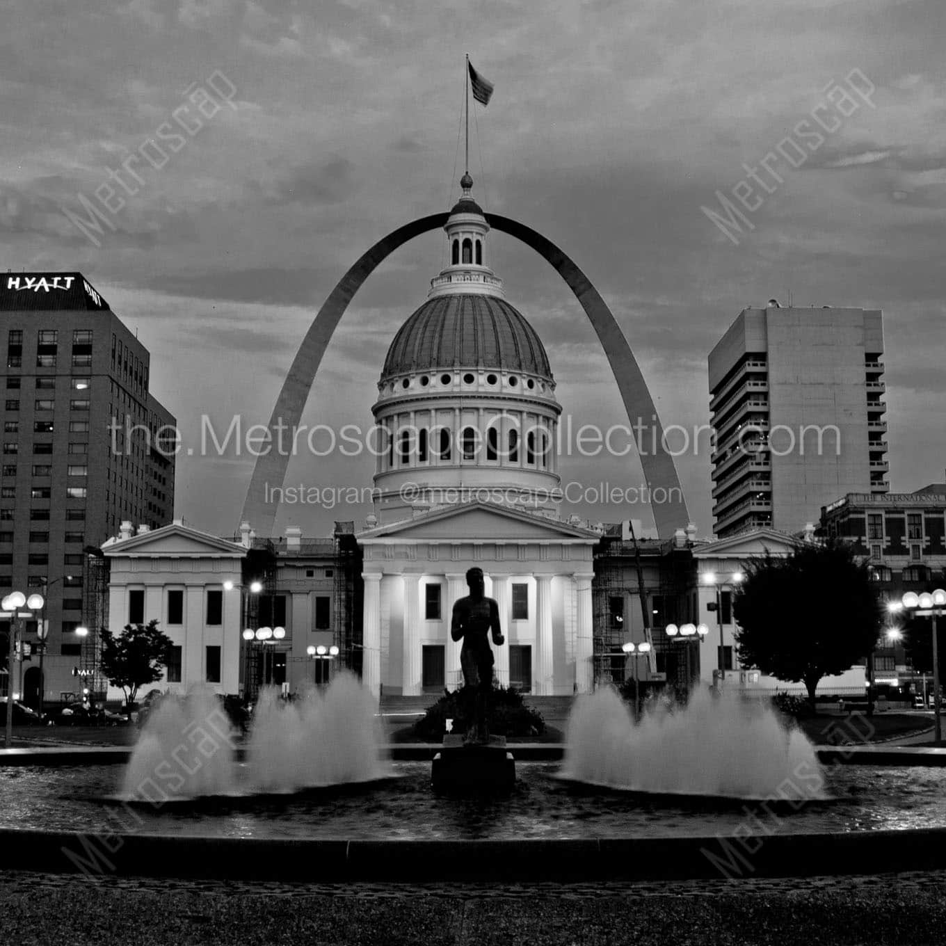 gateway arch old courthouse Black & White Wall Art