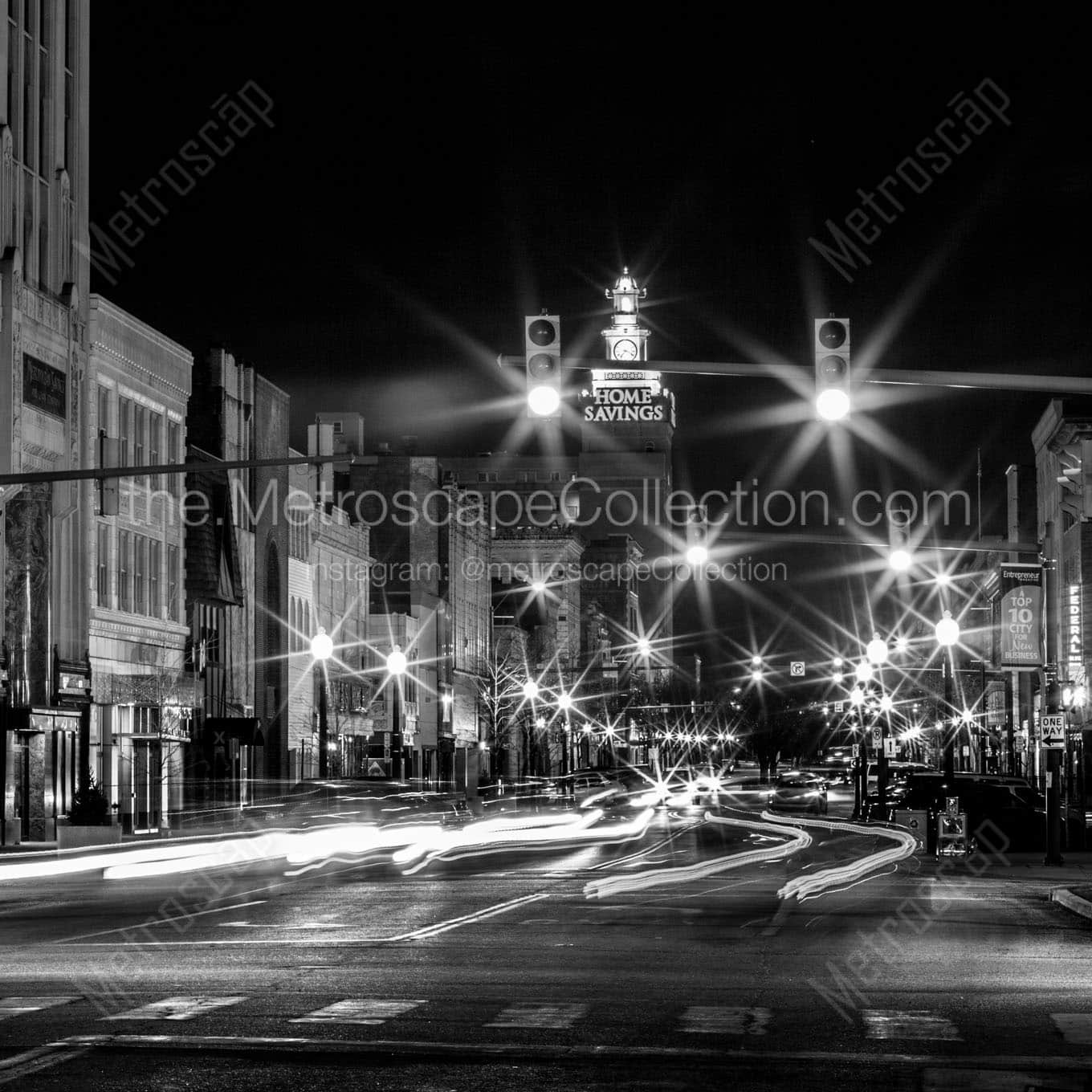 home savings bank on federal plaza at night Black & White Wall Art