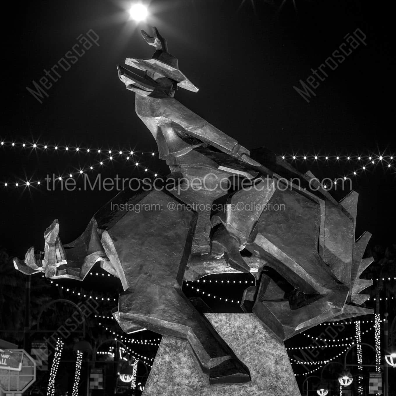 jack knife sculpture in scottsdale at night Black & White Wall Art