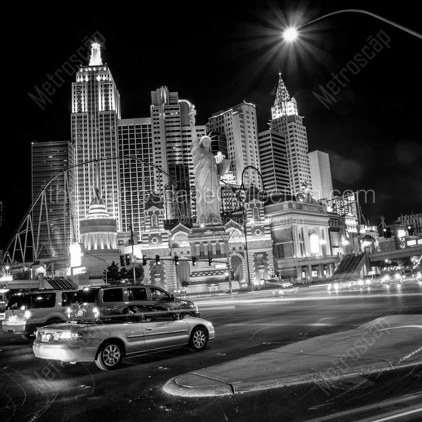 las vegas blvd new york skyline Black & White Wall Art