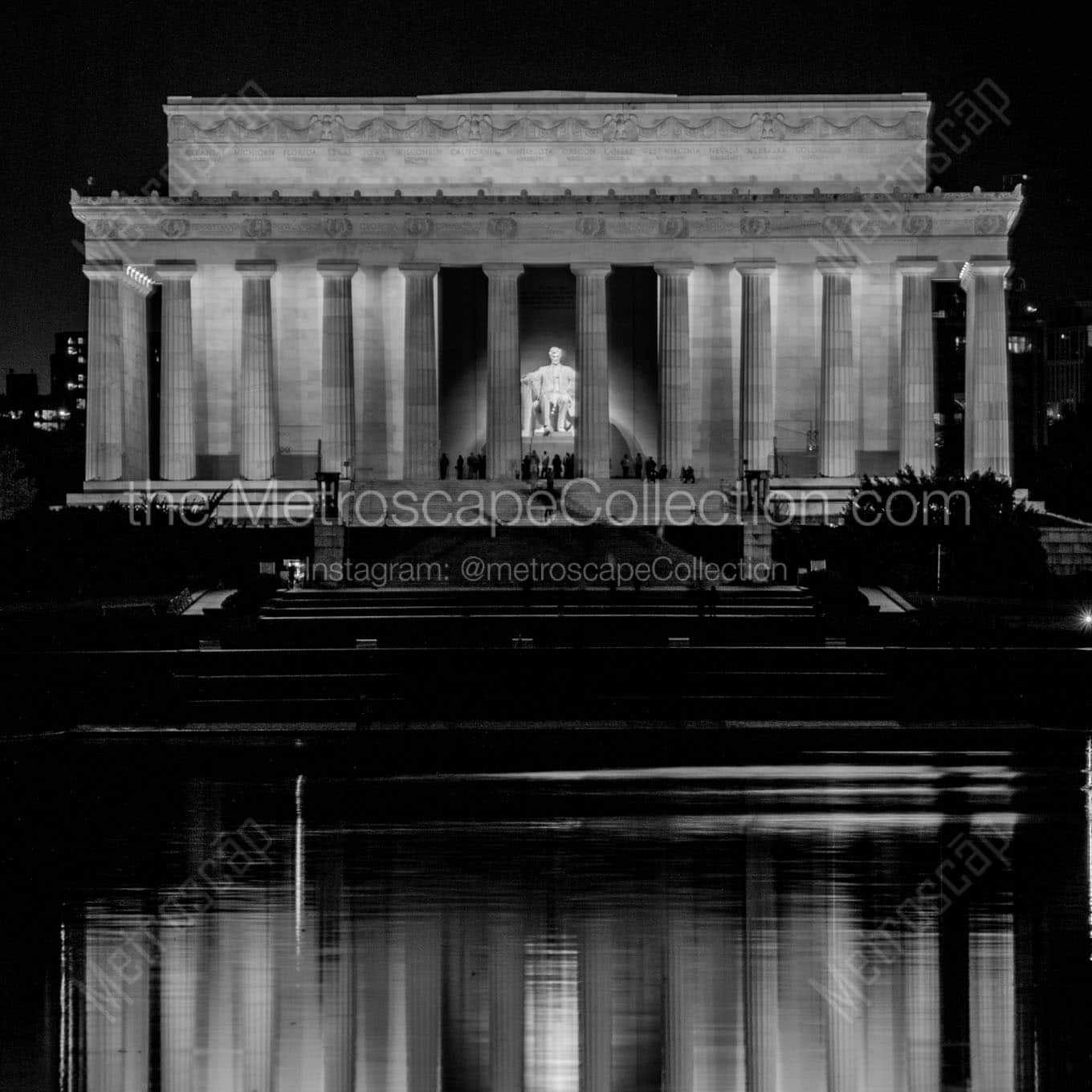 lincoln memorial at night Black & White Wall Art