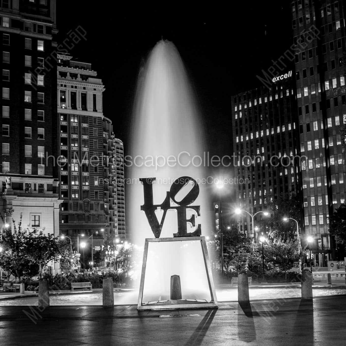 love sculpture at night Black & White Wall Art