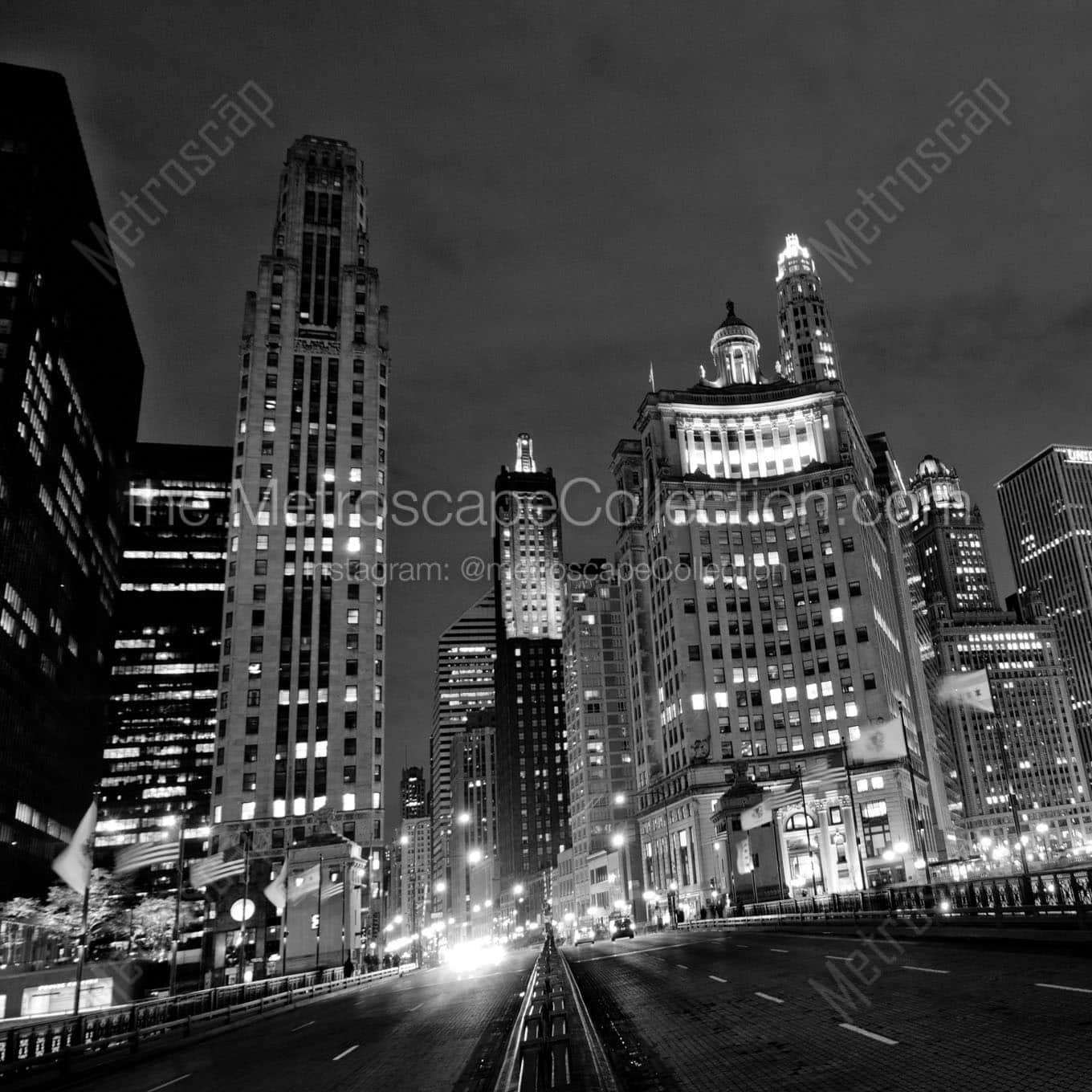 michigan avenue over chicago river Black & White Wall Art