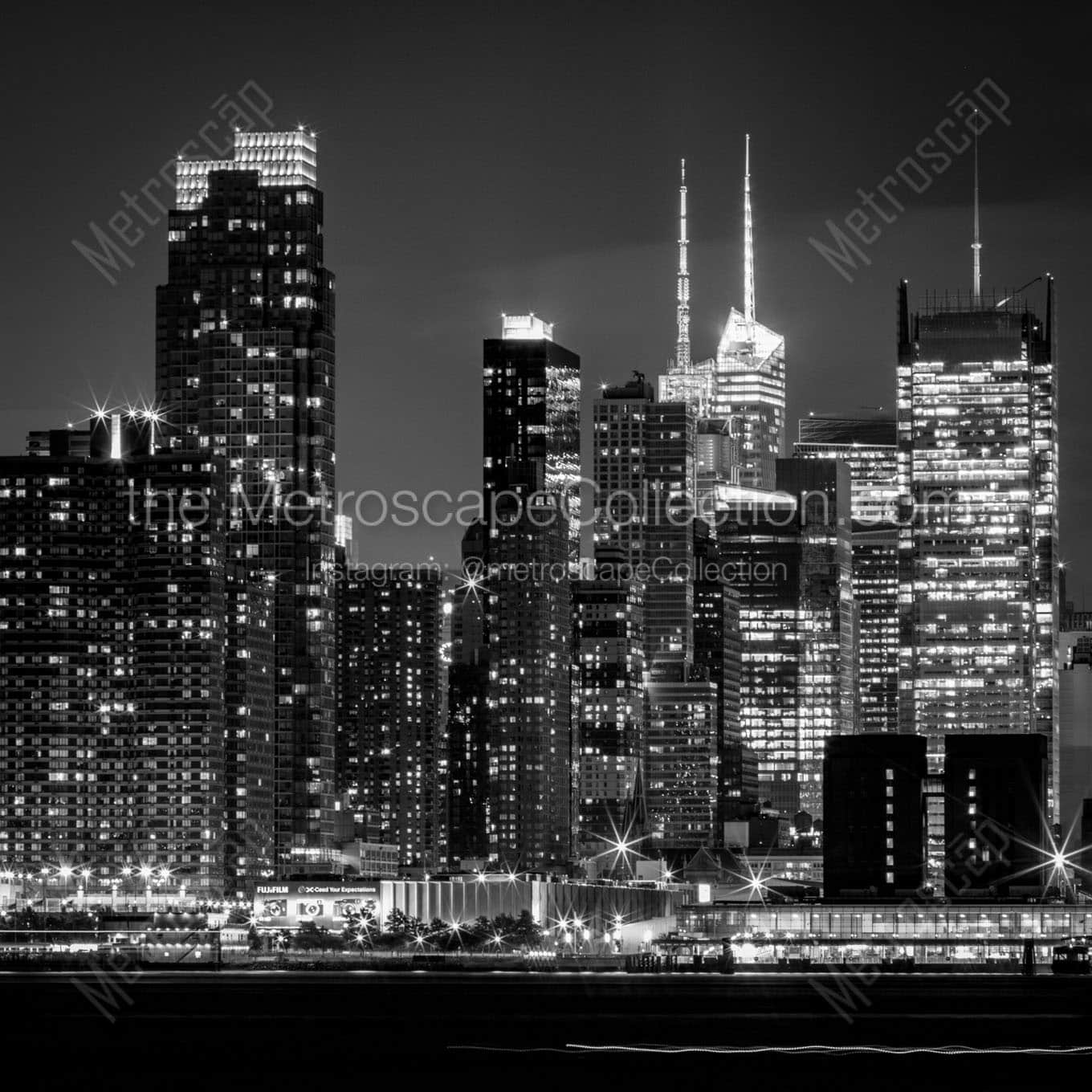 midtown manhattan skyline at night Black & White Wall Art