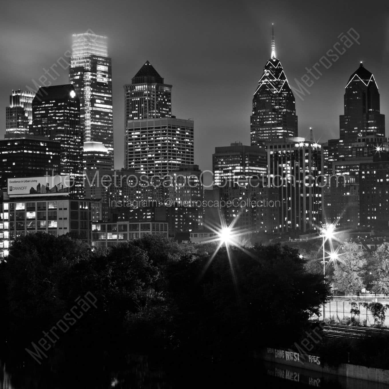 philadelphia city skyline at night liberty place Black & White Wall Art