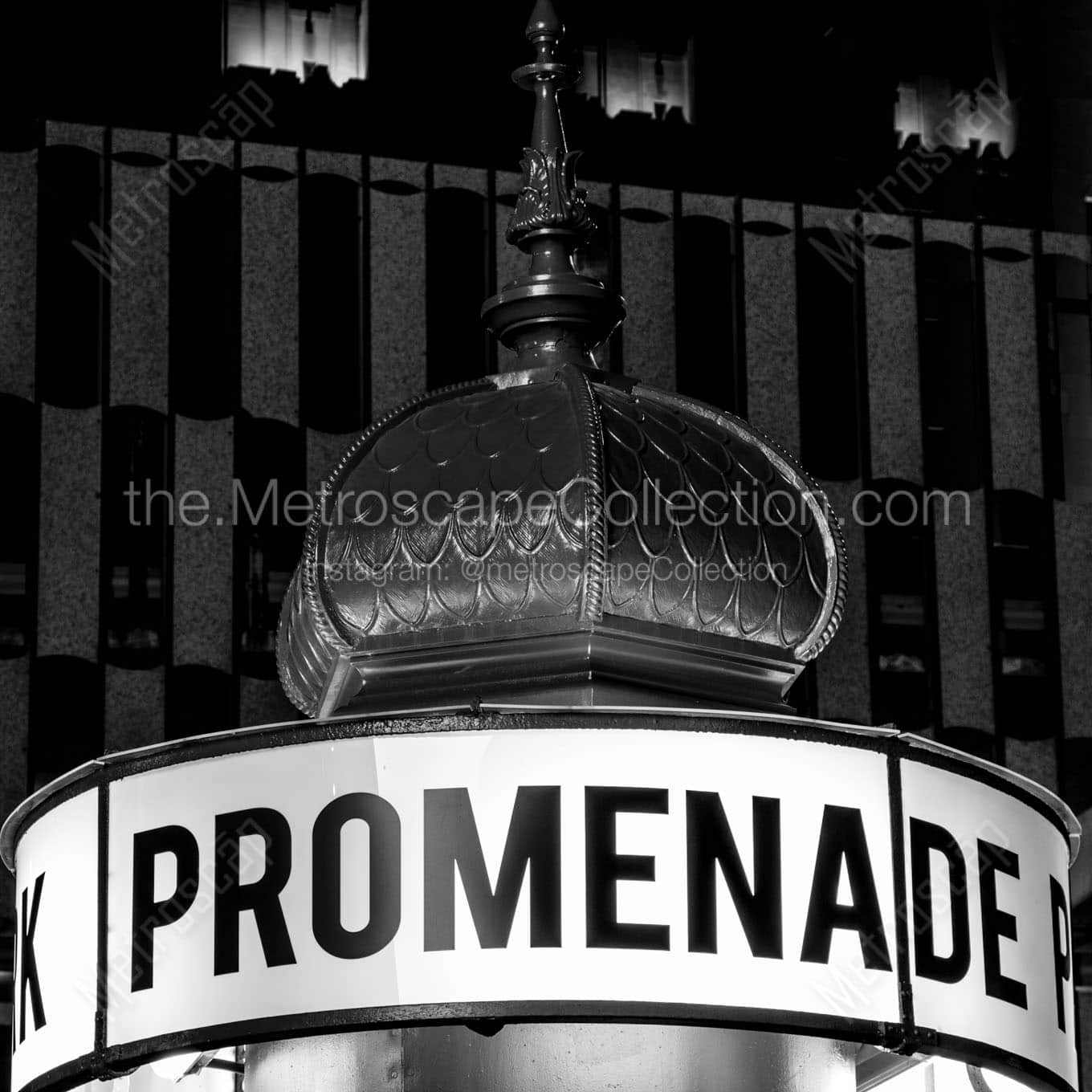 promenade park kiosk Black & White Wall Art
