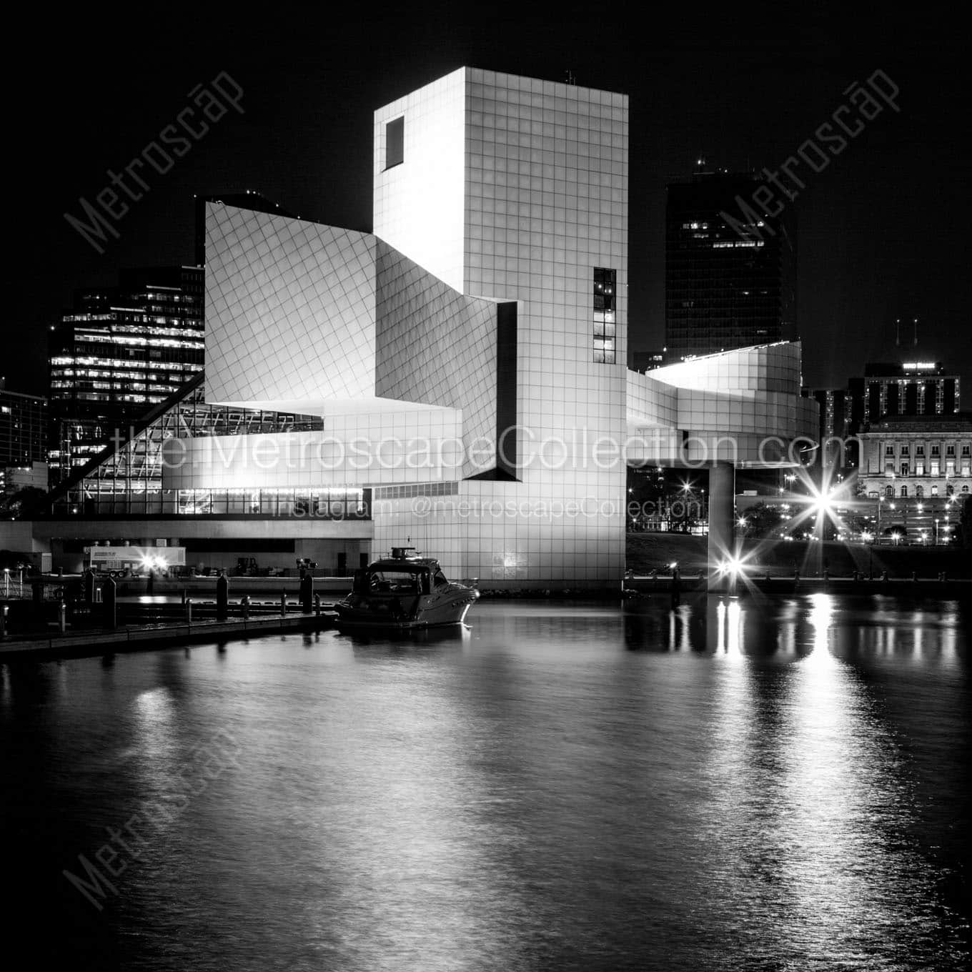 rrhof at night Black & White Wall Art