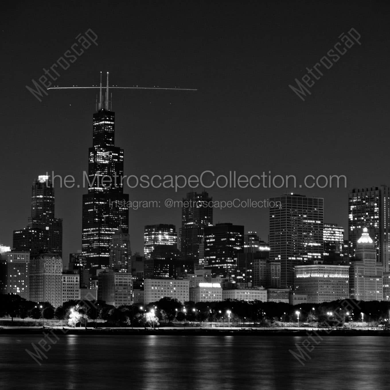 sears tower at night Black & White Wall Art