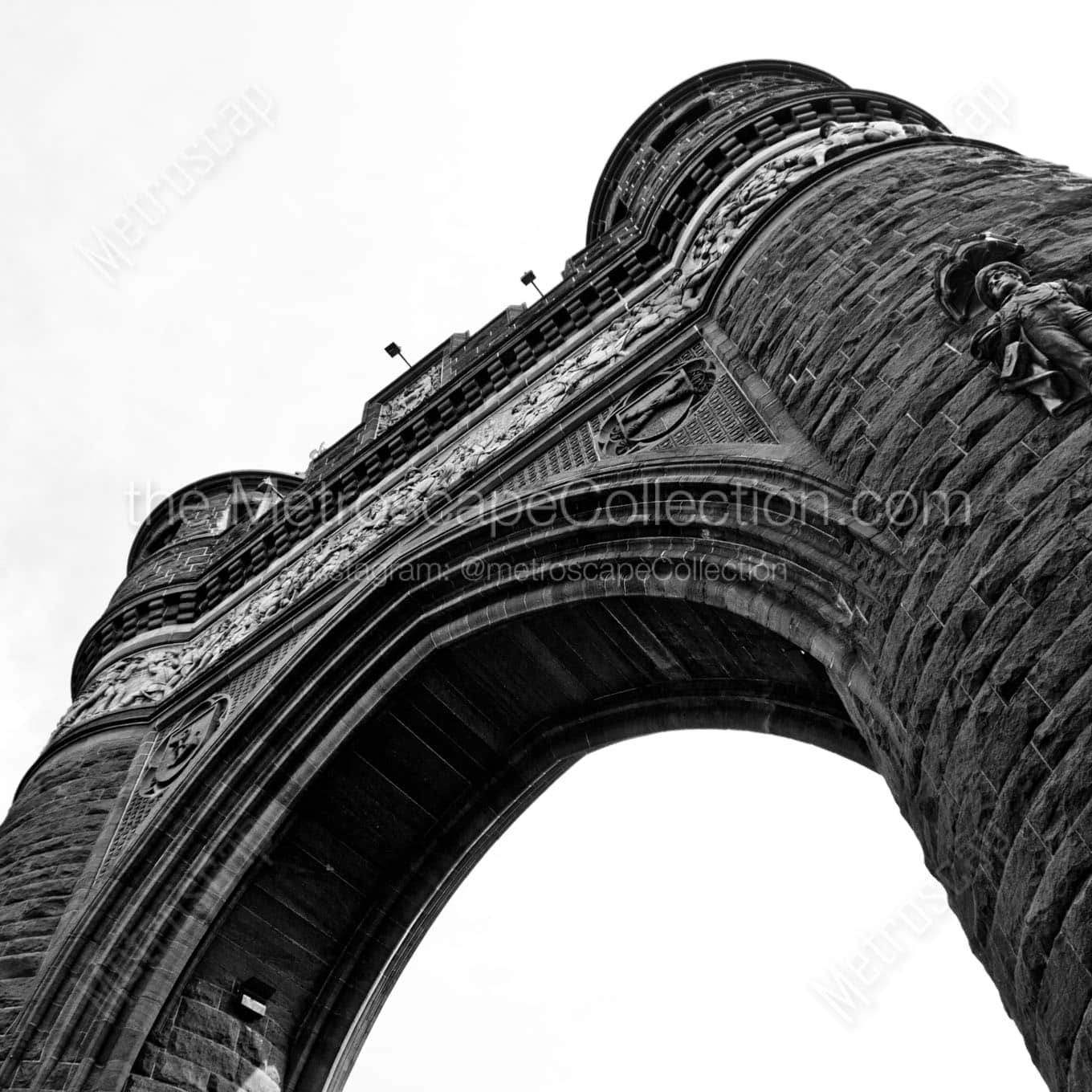 soldiers and sailors memorial arch bushnell park Black & White Wall Art