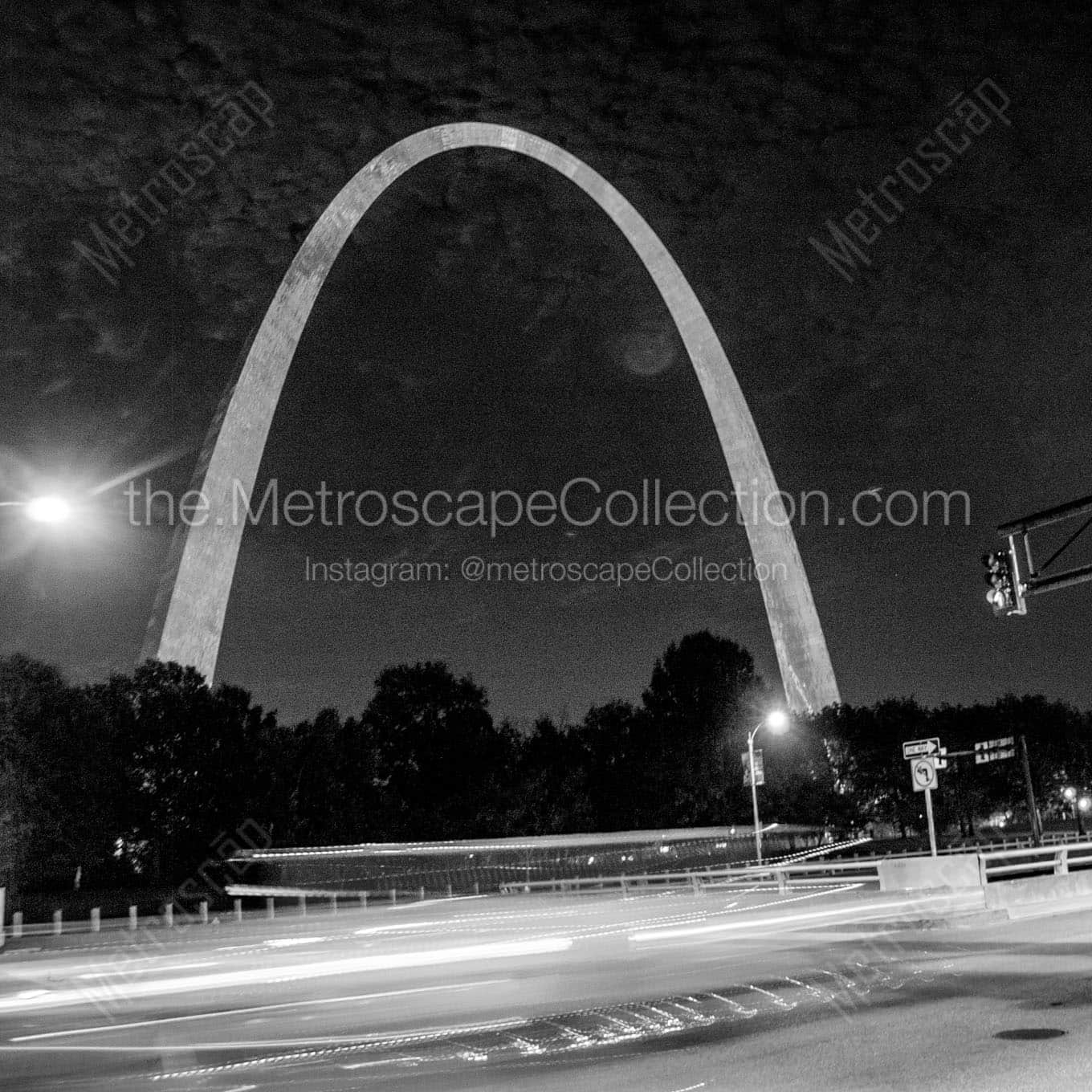 st louis gateway arch Black & White Wall Art