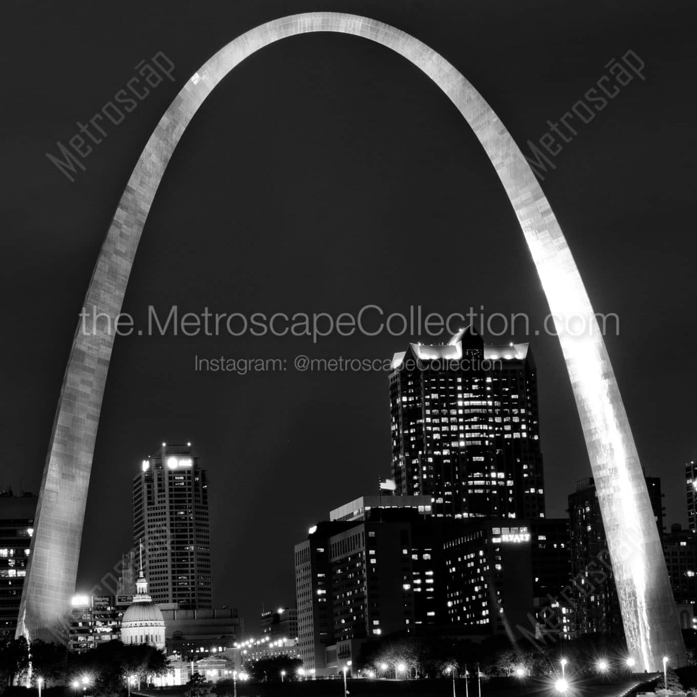 st louis gateway arch at night Black & White Wall Art