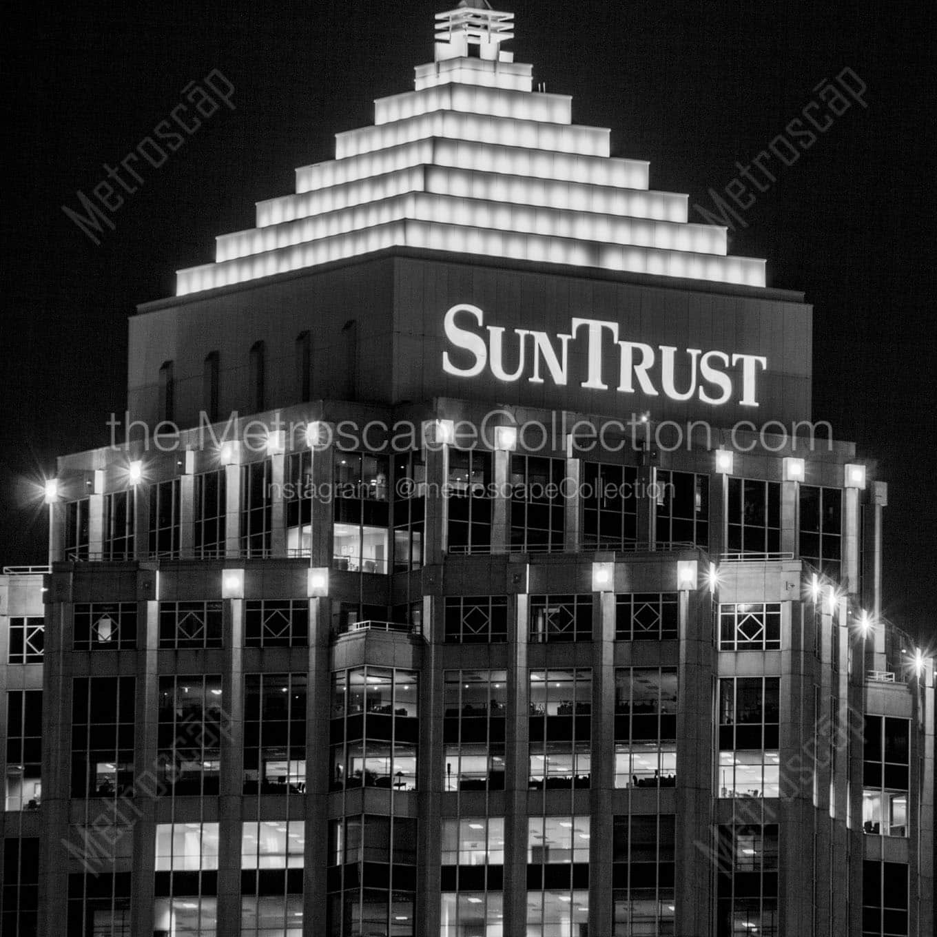 suntrust building Black & White Wall Art