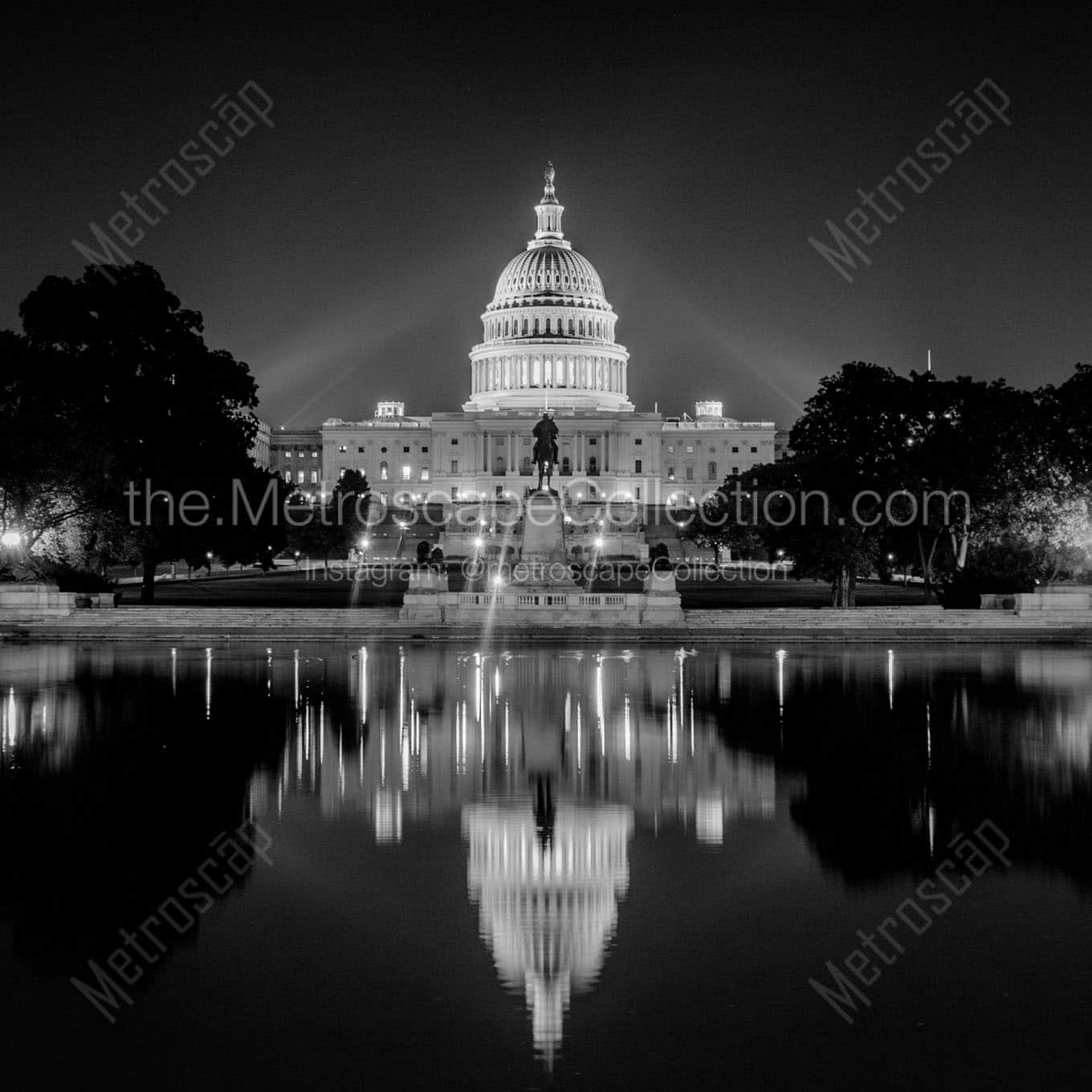 us capitol building at night Black & White Wall Art