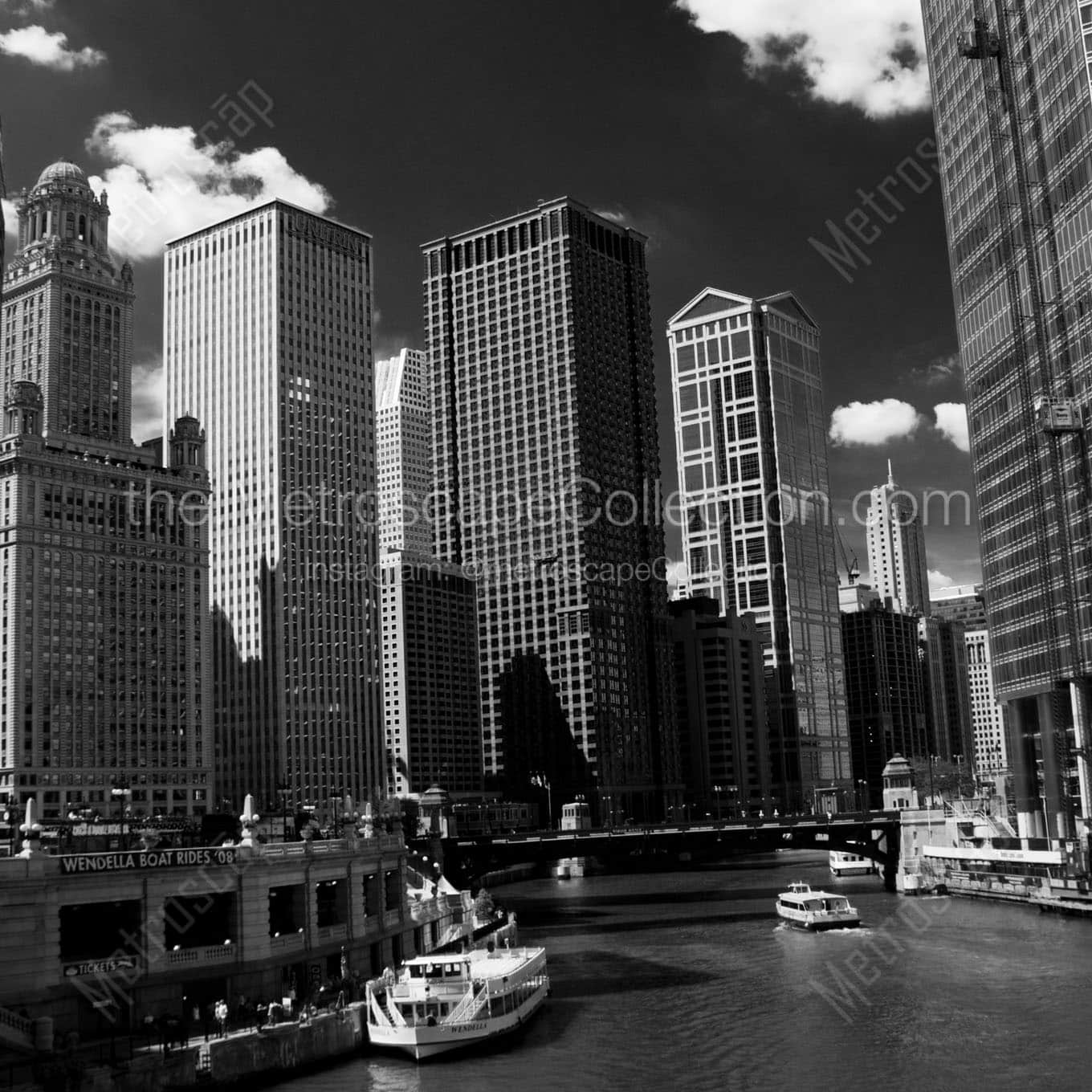 wendella boat architectural tours chicago river Black & White Wall Art