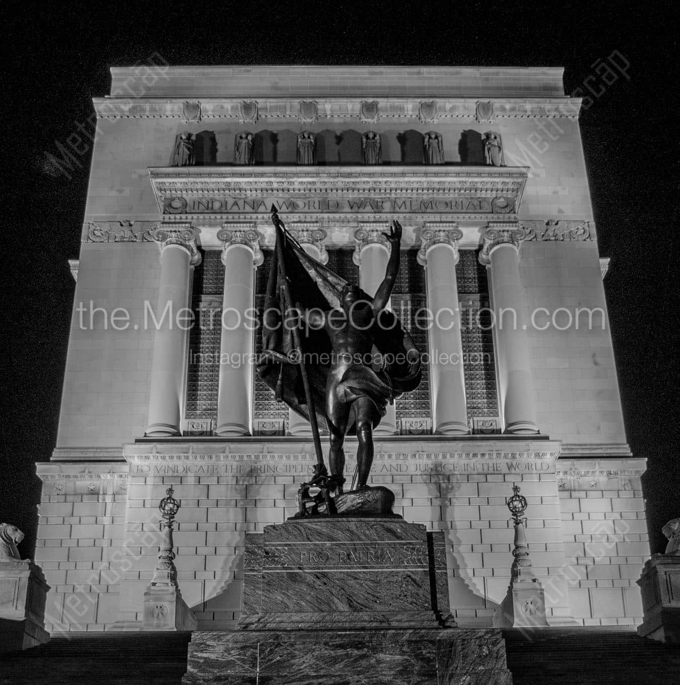world war memorial at night Black & White Wall Art
